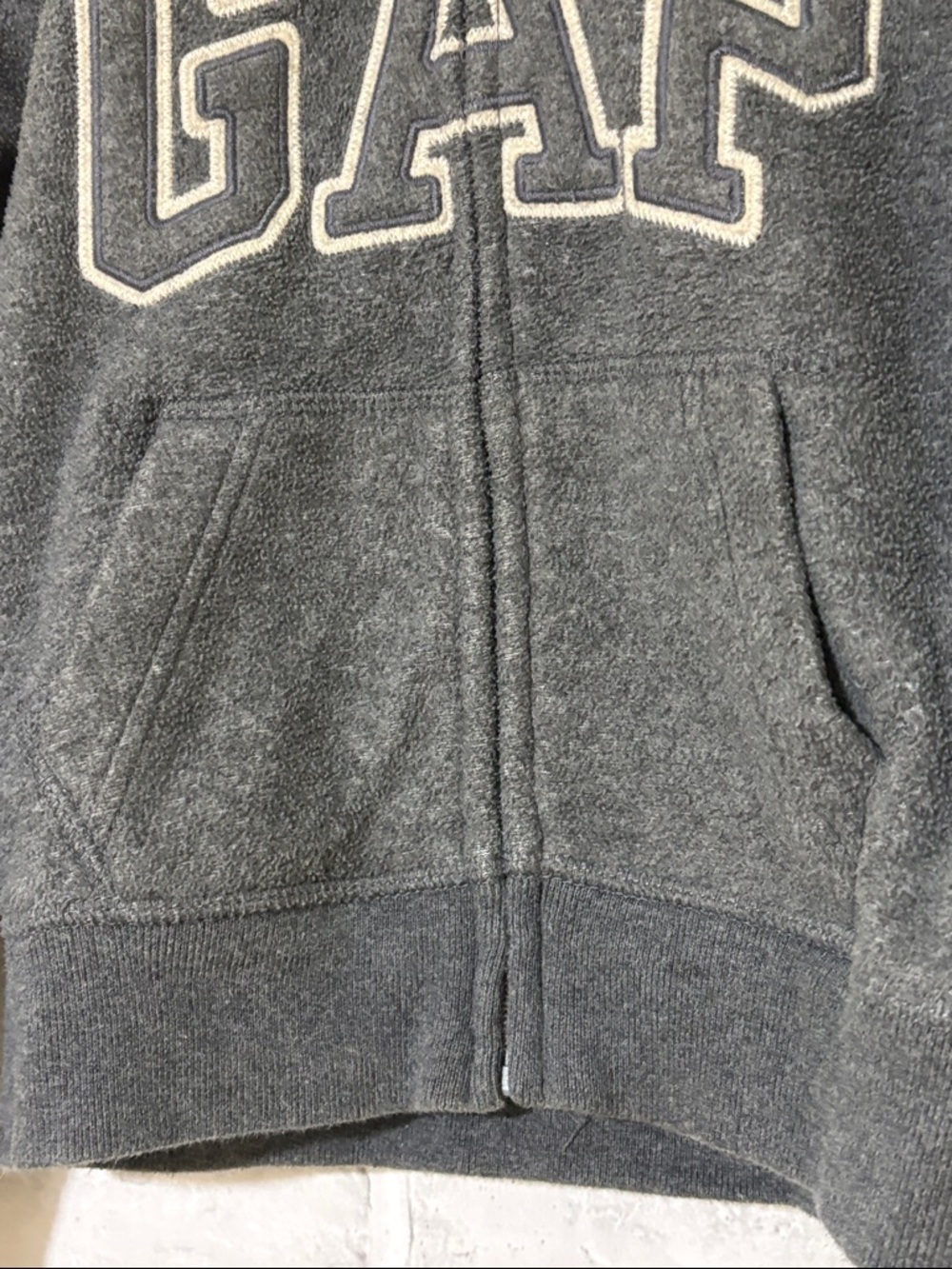 4/$20 GAP Charcoal Gray Hooded Zip Sweatshirt with Logo kids - Picture 5 of 6